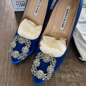 Manolo Blanhnik satin pump with jewelry